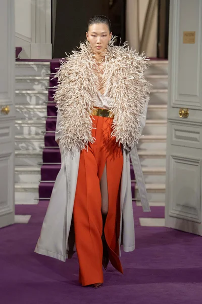 Look 48